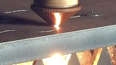 大型激光切割企業合作測試執信環保激光切割煙霧過濾器！