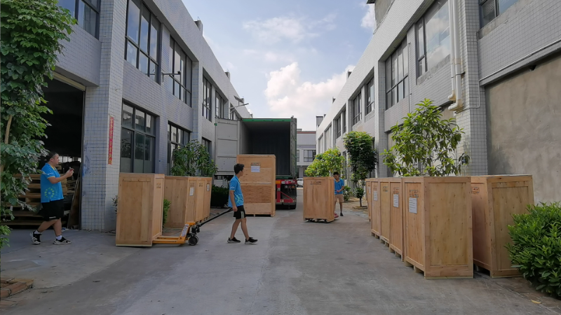 防爆除塵器廠家,執(zhí)信環(huán)保除塵設備貨柜出貨,